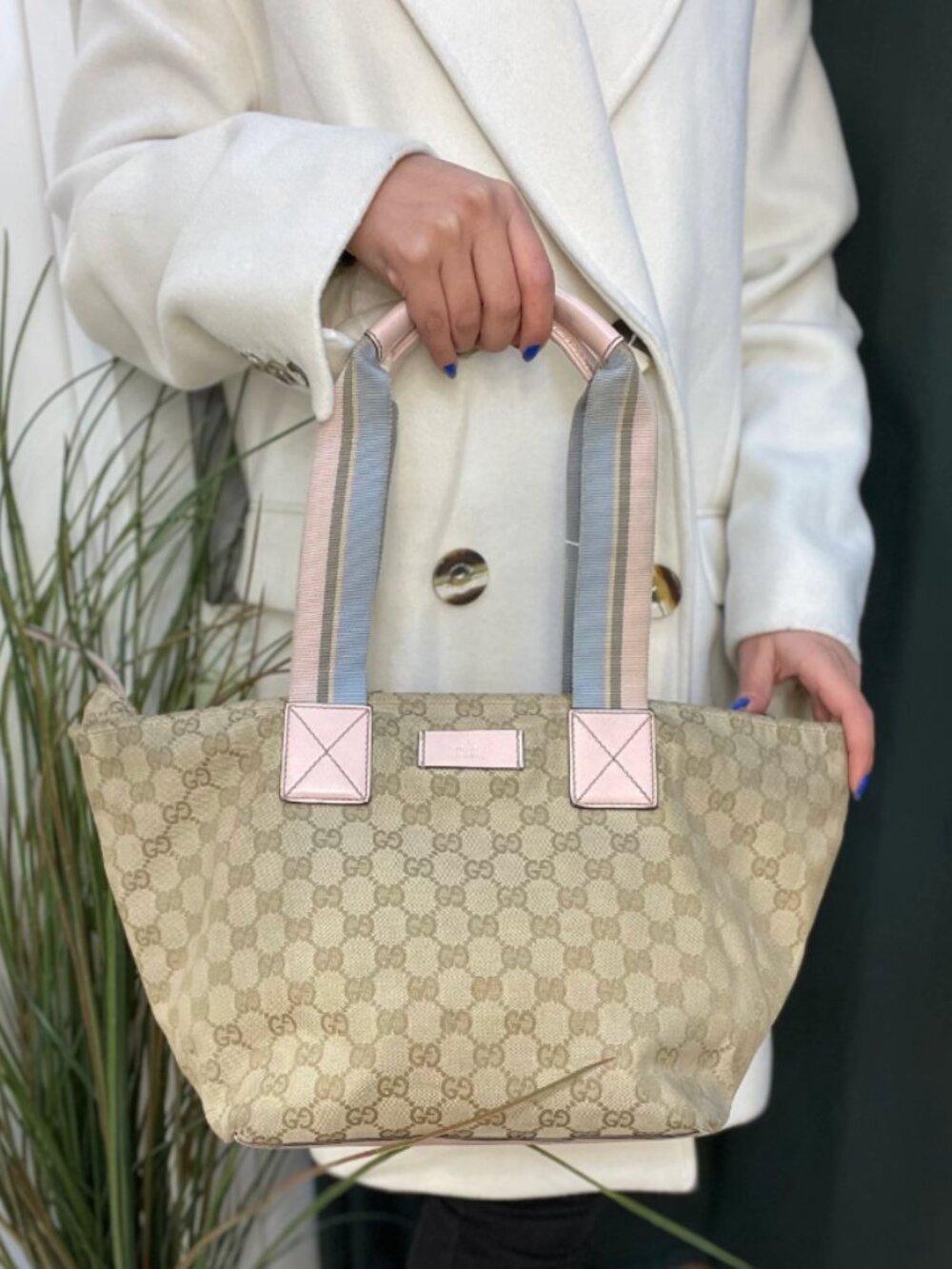 Gucci GG Monogram Canvas Blue Pink Tote Bag - Picture 16 of 16